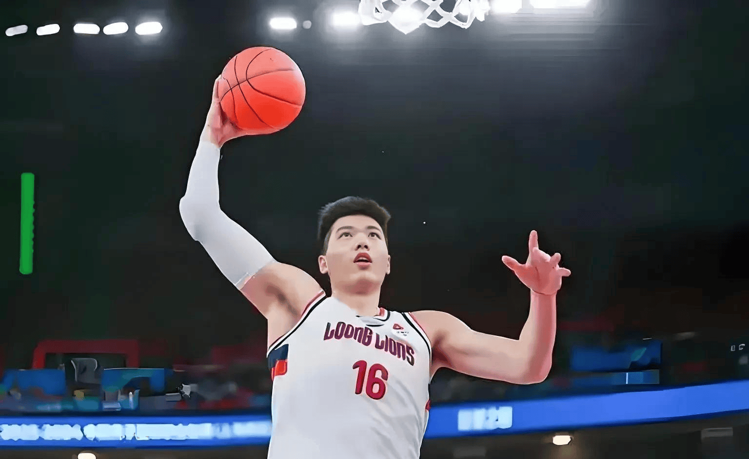 澳亚国际最新网址-广州队在季后赛中继续展现实力，取得连胜