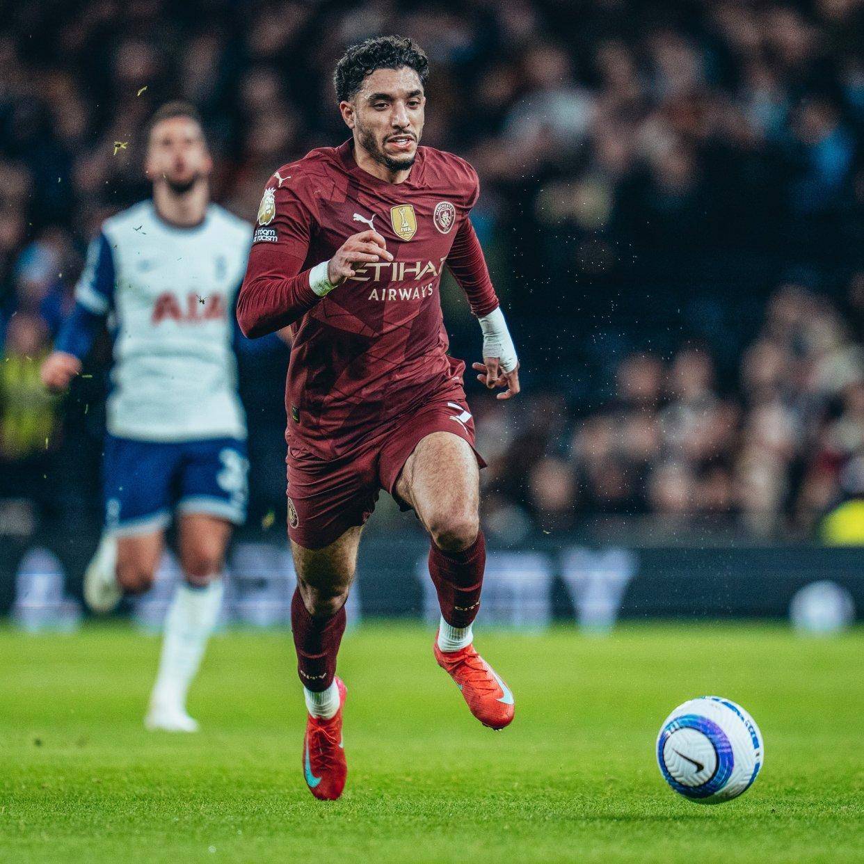 澳亚国际网站-联赛冠军大赛场上演劲战！豪门之间火花四溅